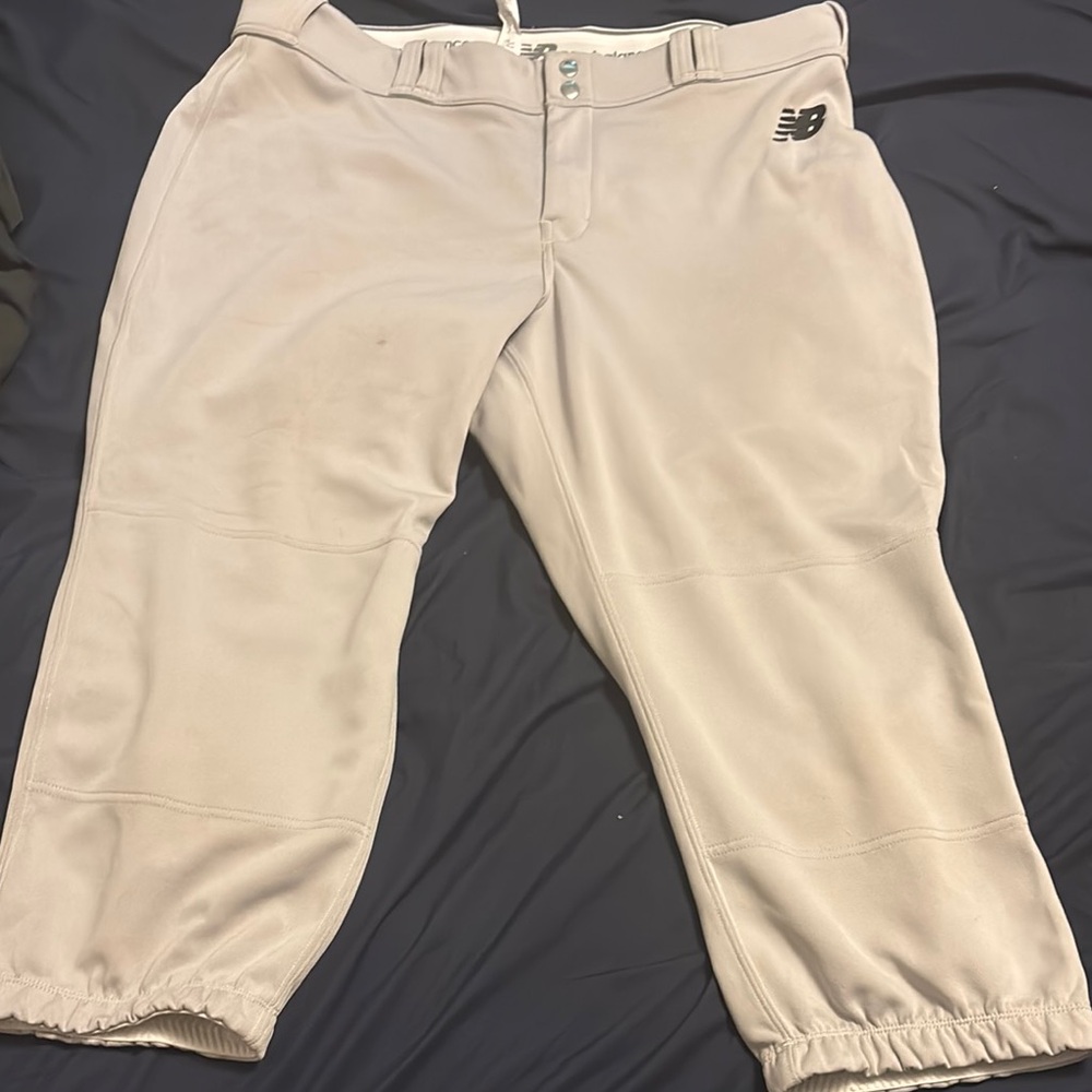 New Balance Women’s Gray Athletic Pants